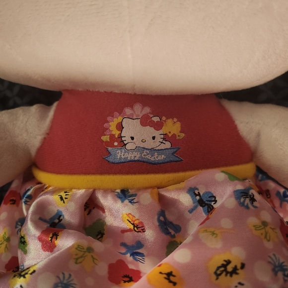 Hello Kitty Easter stuffie - Picture 2 of 4